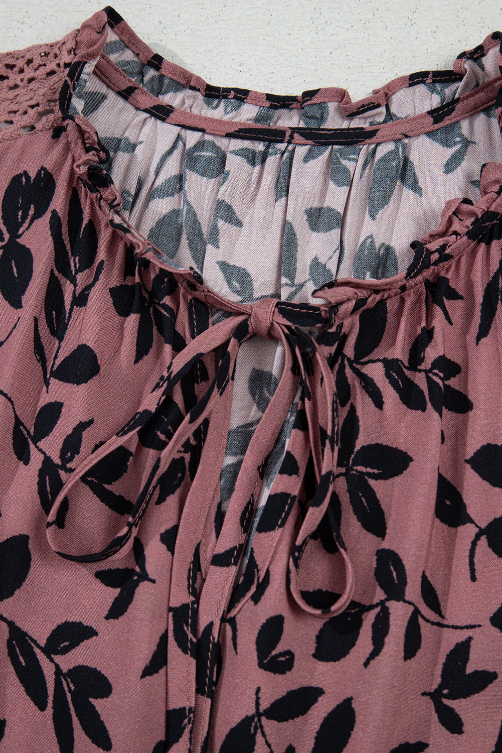 Brown Leaf Print Lace-up V Neck Crinckled Tank Top