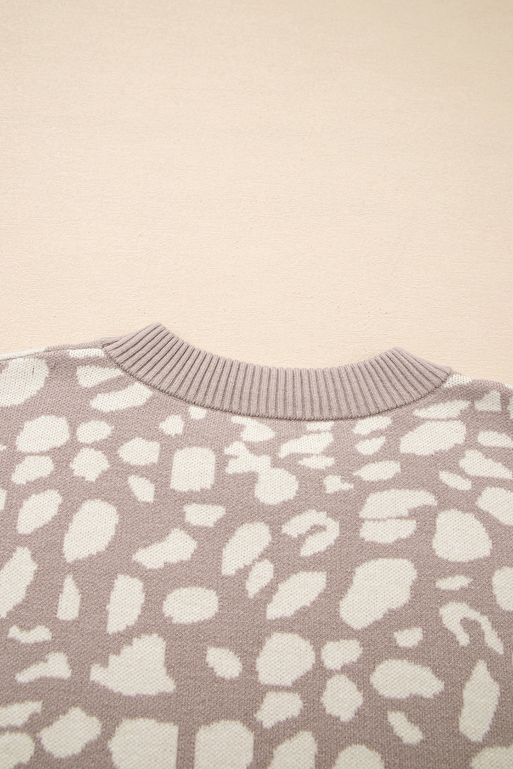 Gray Leopard Spots Pattern Ribbed Trim Drop Shoulder Sweater