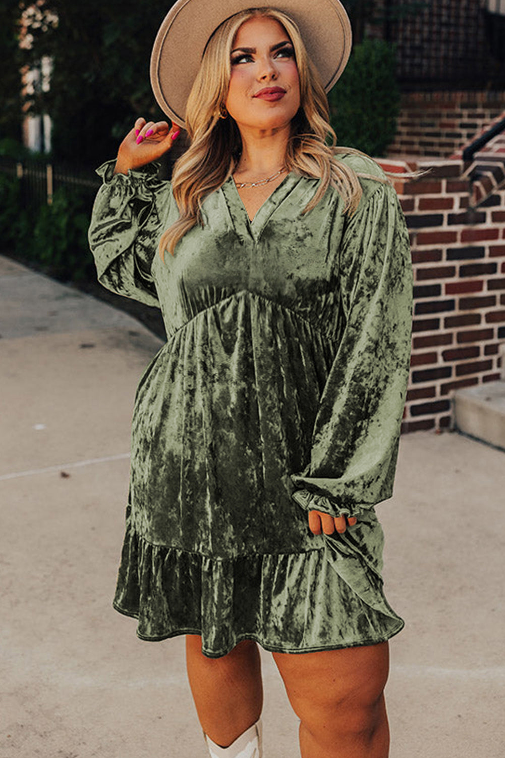 Jungle Green Plus Size Velvet Babydoll Mini Dress with Puff Sleeve