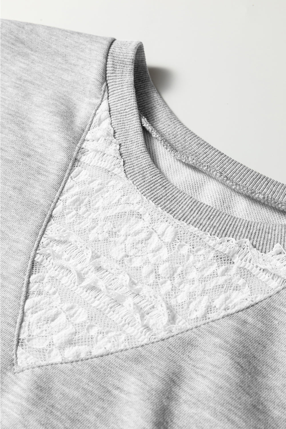 Light Grey Lace Patchwork Drop Shoulder Pullover Drawstring Skort 2pcs Outfit