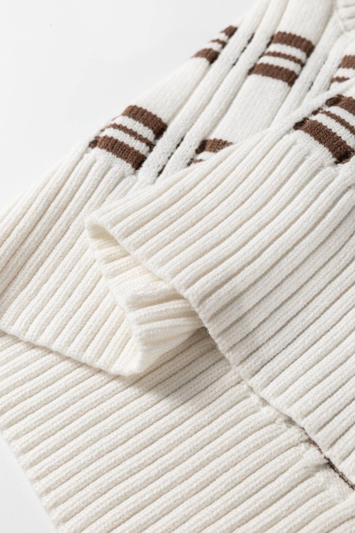 White Contrast Geometric Textured Knit V Neck Cropped Sweater Vest