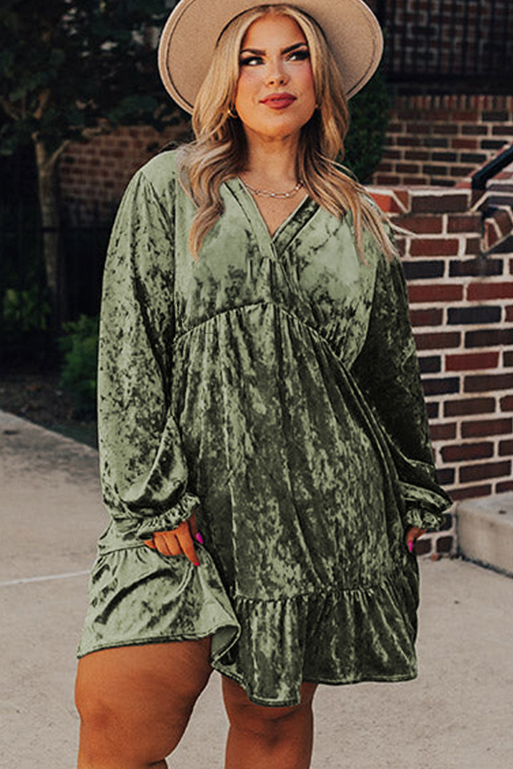 Jungle Green Plus Size Velvet Babydoll Mini Dress with Puff Sleeve