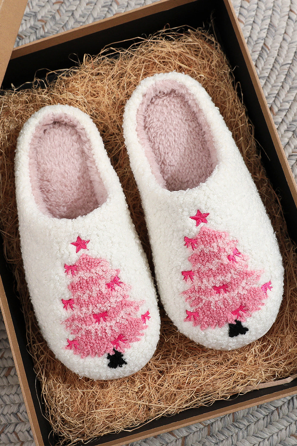 Women’s Slippers – Cozy, Comfortable & Stylish Indoor Footwear