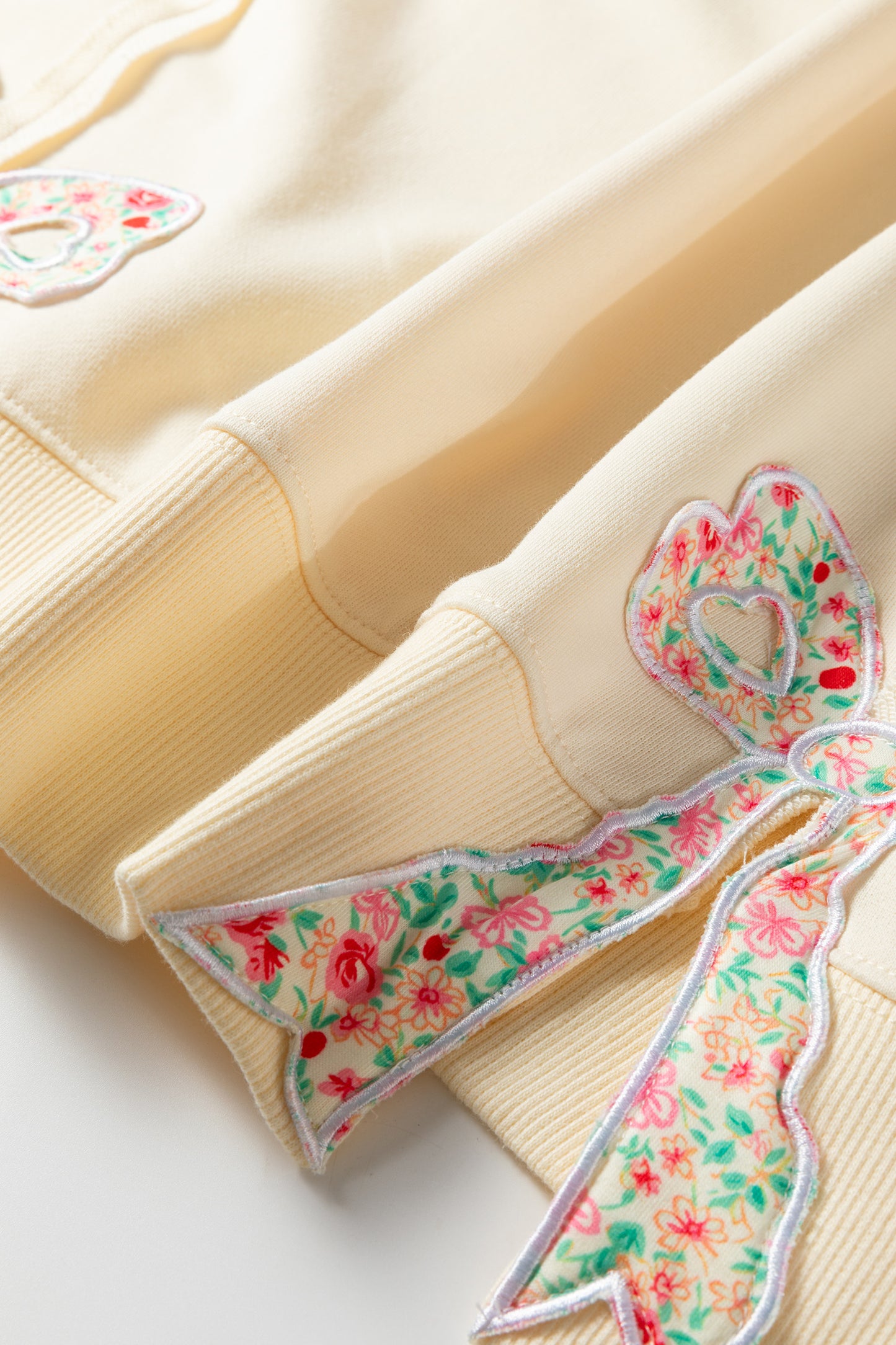 Beige Plus Size Raw Seam Detail Floral Bow Patched Baggy Pullover