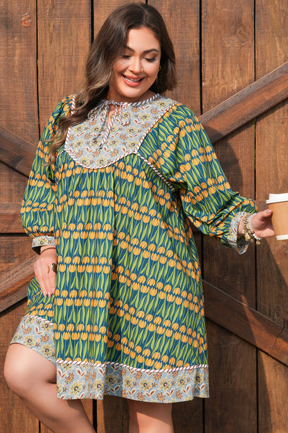 Green Plus Size Mixed Floral Print Striped Trim Loose Mini Dress