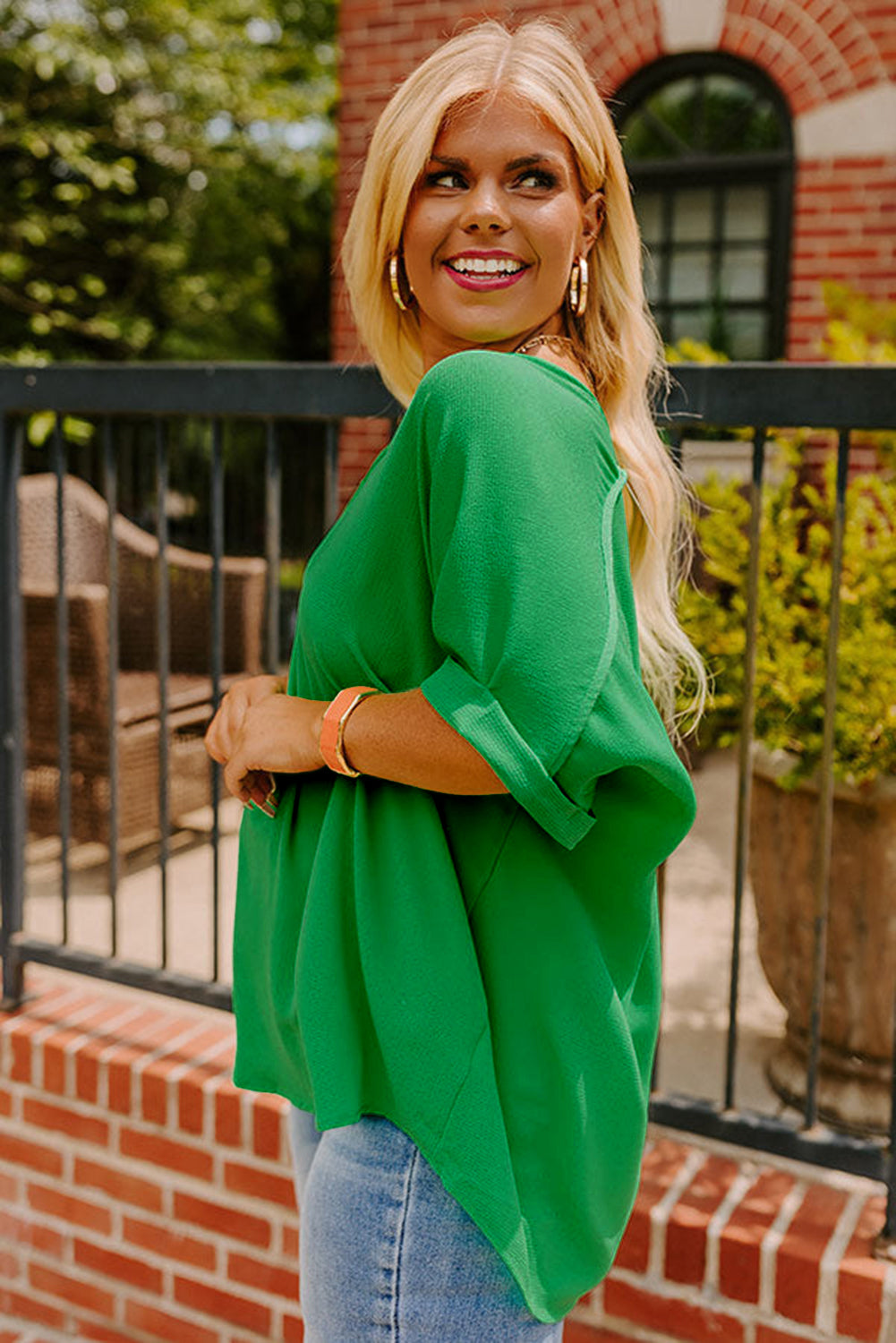 Green Seamed Back High Low Hem V Neck Cuffed Sleeve Plus Size Tee