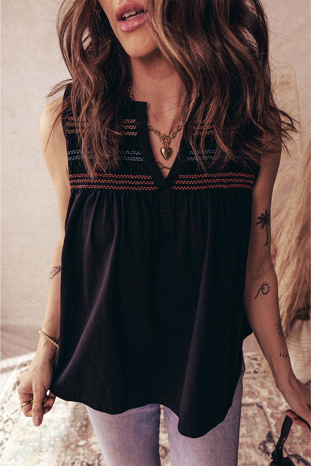 Black Colorful Shirred Yoke Notched V Neck Tank Top