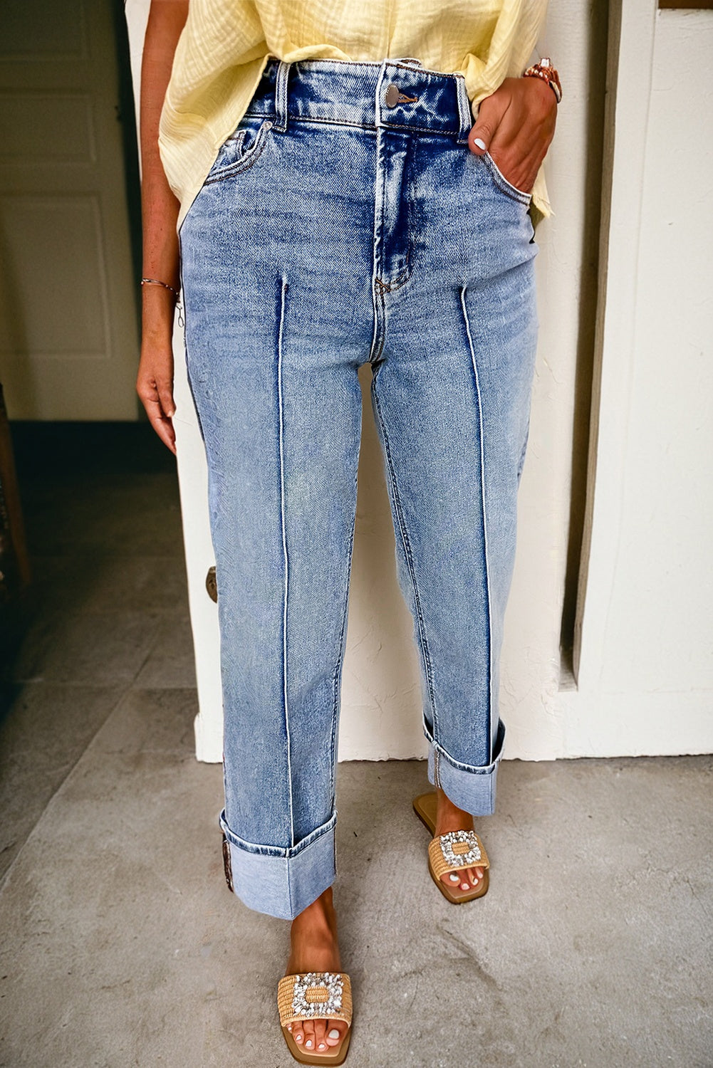 Myosotis Center Seam Cuffed Hem Straight High Waist Jeans