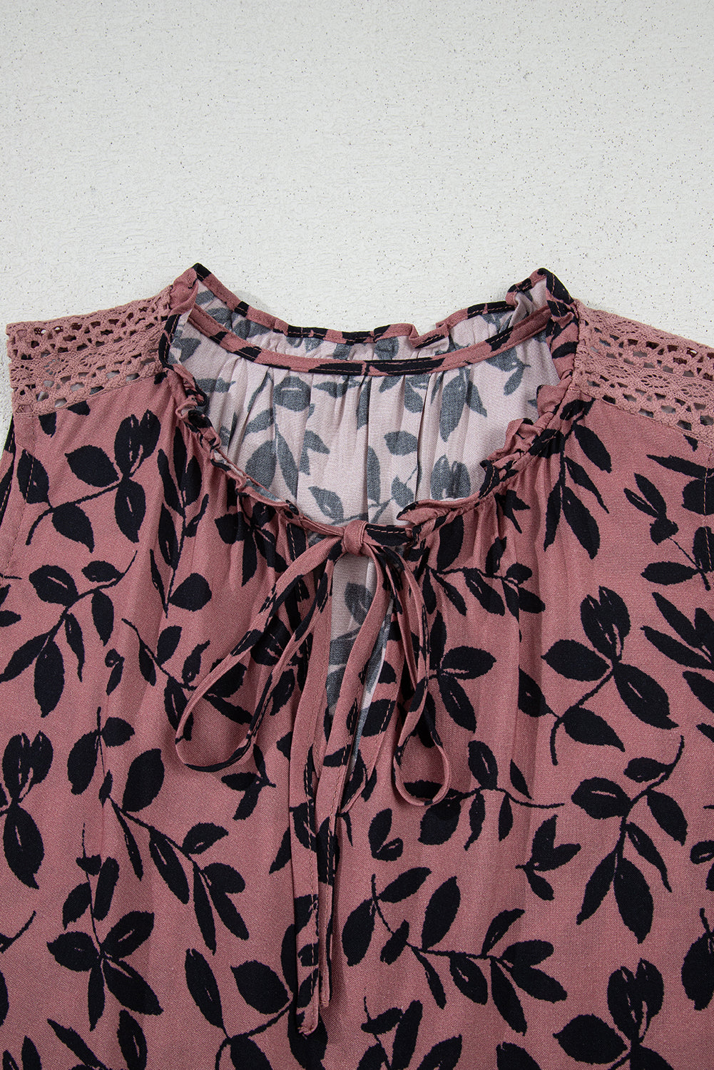 Brown Leaf Print Lace-up V Neck Crinckled Tank Top