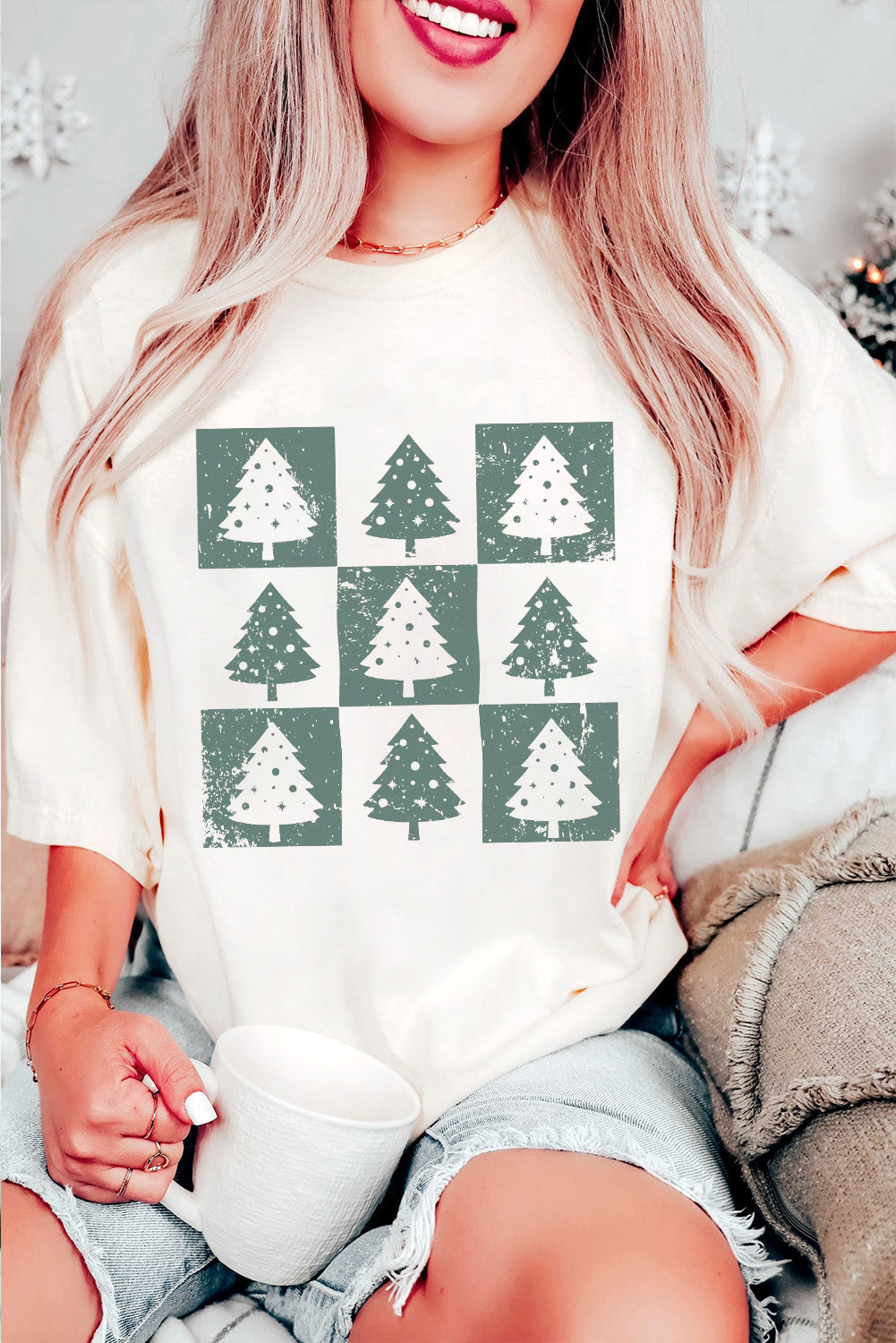 White Christmas Tree Checkered Distressed Graphic Oversize Tee
