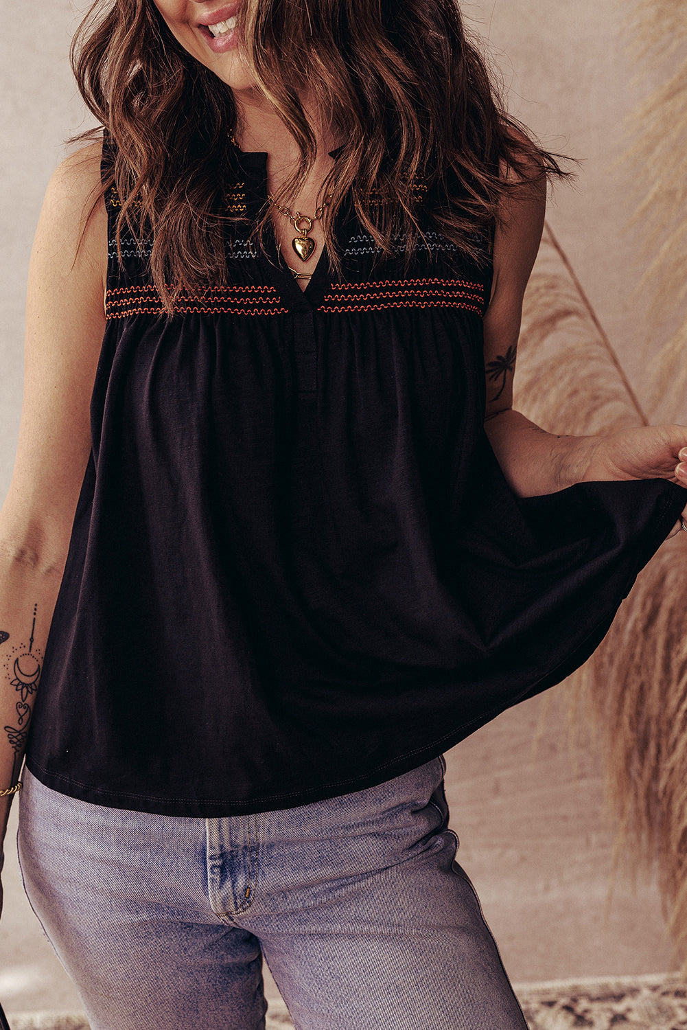 Black Colorful Shirred Yoke Notched V Neck Tank Top