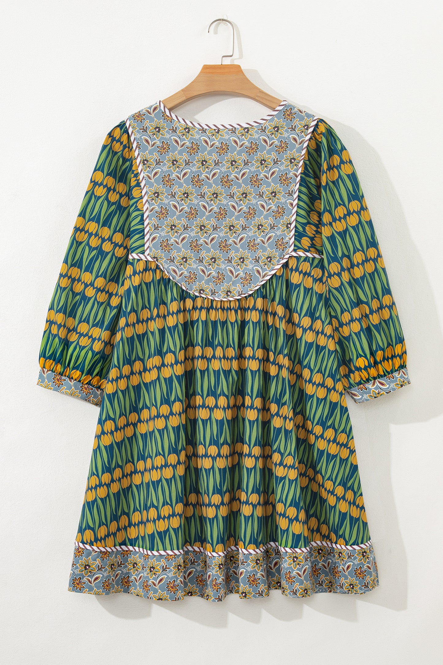 Green Plus Size Mixed Floral Print Striped Trim Loose Mini Dress