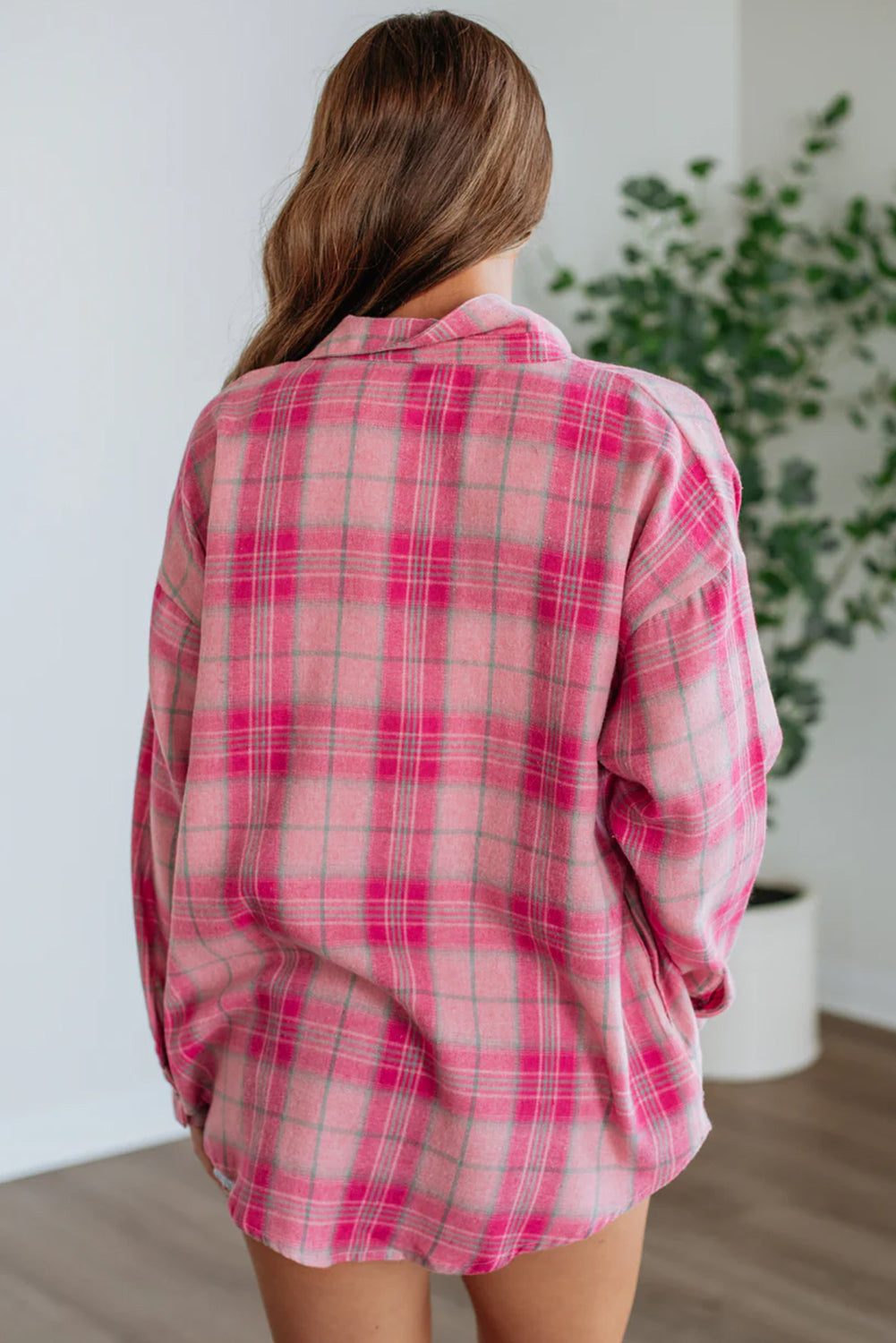 Sachet Pink Plaid Print Rounded Hem Long Sleeve Shirt with Pockets