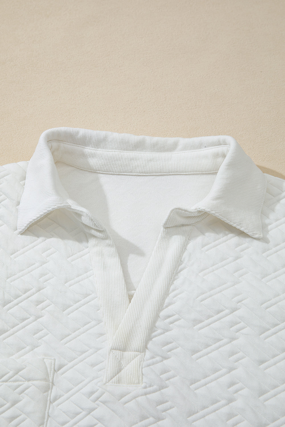 White Textured Pocketed Collared V Neck Pullover Sweatshirt