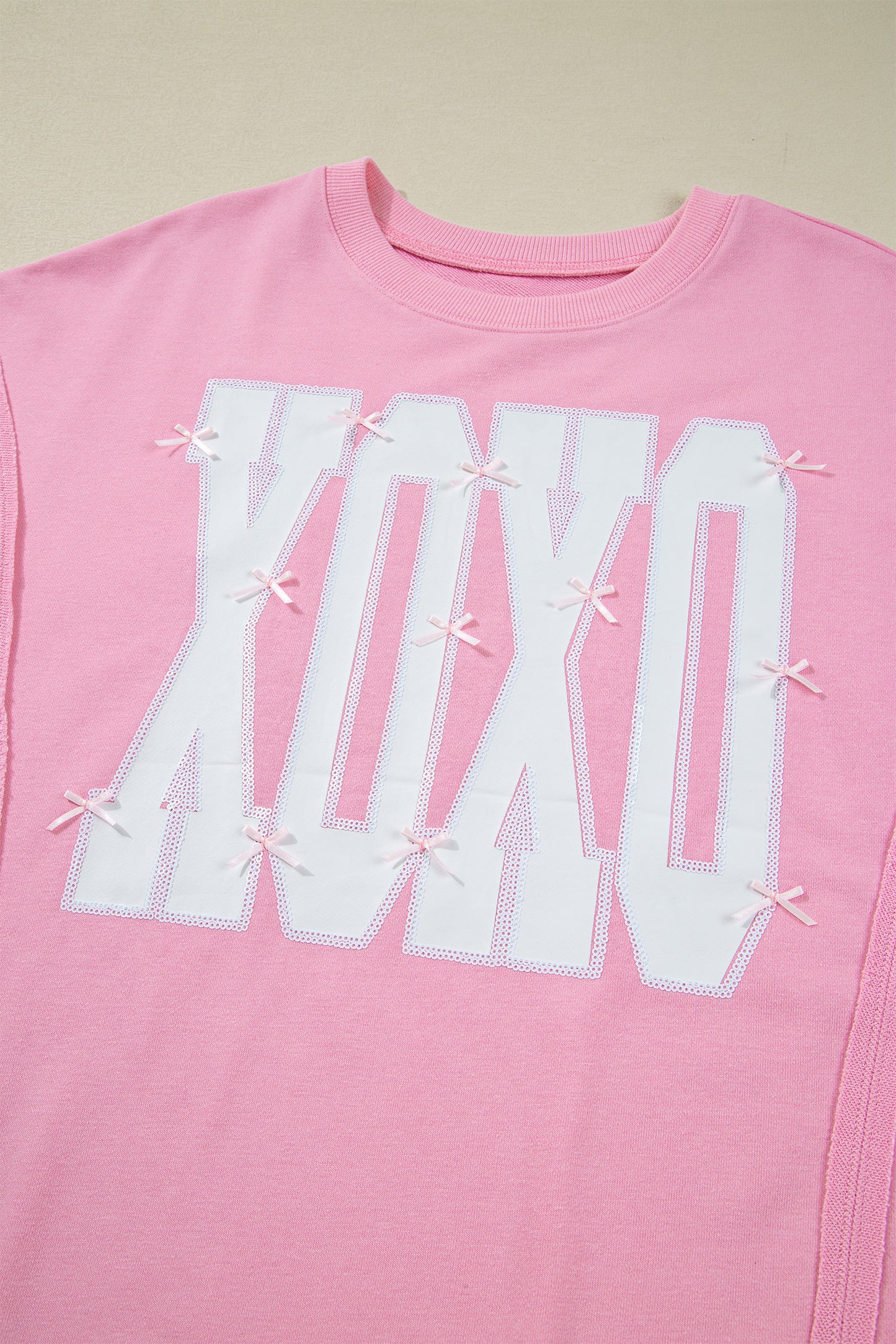 Black Bow Sequin XOXO Letter Graphic Exposed Seam Baggy Sweatshirt